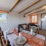 2 Bedroom Amazing In Ferienhaus Vodnjan