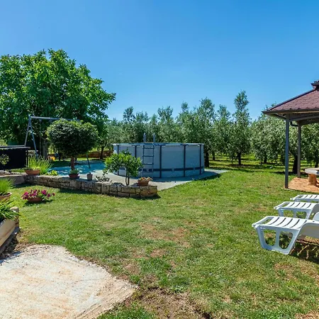 2 Bedroom Lovely In Holiday home *