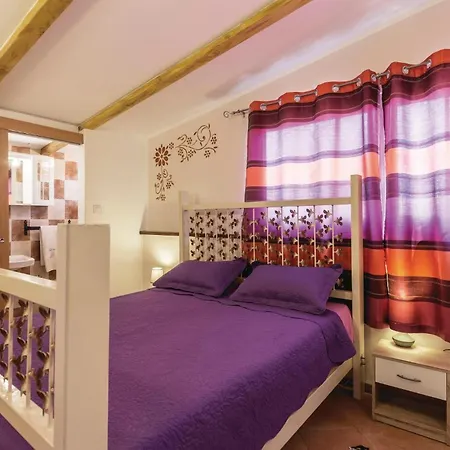 2 Bedroom Lovely In Holiday home Vodnjan