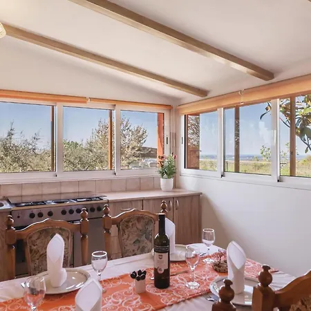 2 Bedroom Lovely In